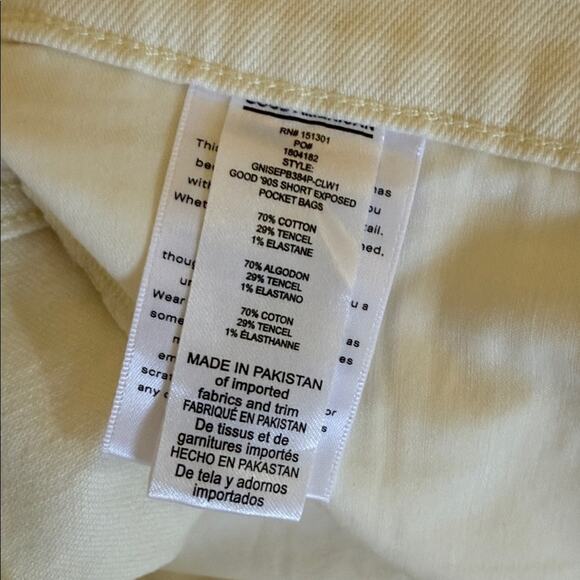 NWT Good American 90’s Denim Frayed Hem Shorts - Picture 7 of 7